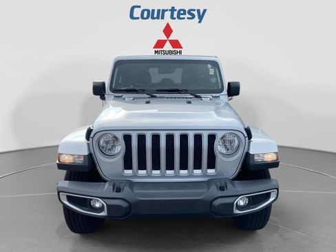 Used 2022 Jeep Wrangler Unlimited Sahara w/ Cold Weather Group AWD/4WD image 9