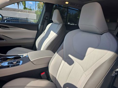 Certified 2026 INFINITI QX60 Luxe w/ Cargo Package FWD image 14
