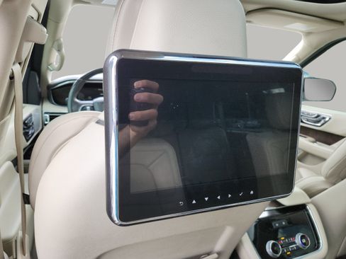 Used 2019 Lincoln Navigator L Reserve AWD/4WD image 18