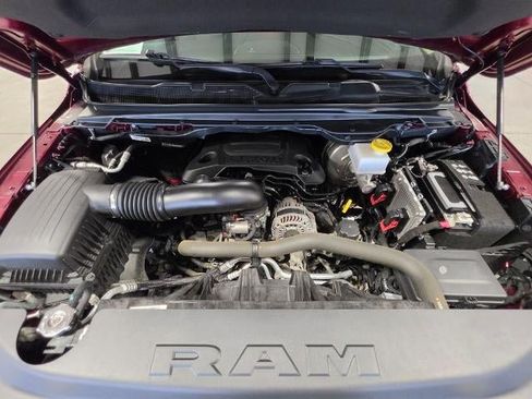 Used 2020 RAM 1500 4x4 Crew Cab image 9
