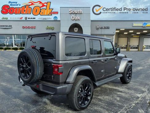 Certified 2025 Jeep Wrangler Unlimited Sahara AWD/4WD image 3