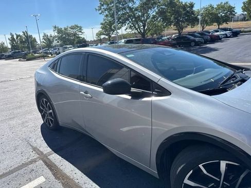 Used 2023 Toyota Prius Prime Premium FWD image 8