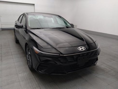 Used 2024 Hyundai Elantra Limited FWD image 14