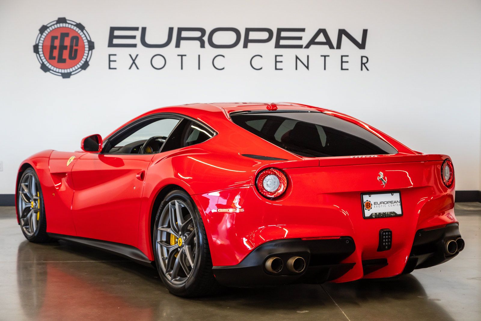 Used 2016 Ferrari F12 Berlinetta RWD image 7