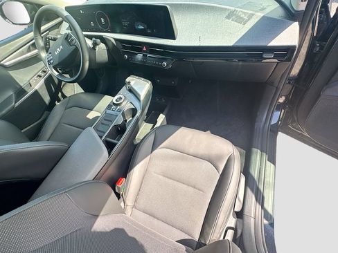 Used 2024 Kia EV6 Light RWD image 32