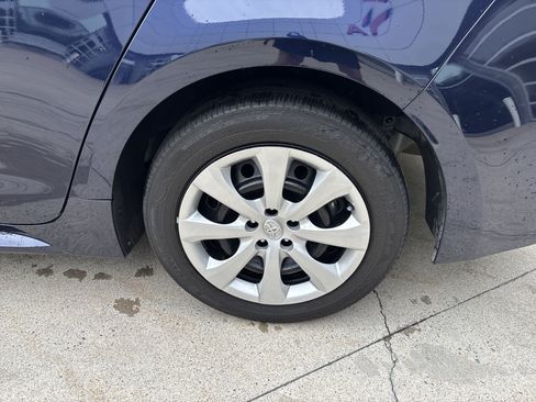 Used 2025 Toyota Corolla LE FWD image 33