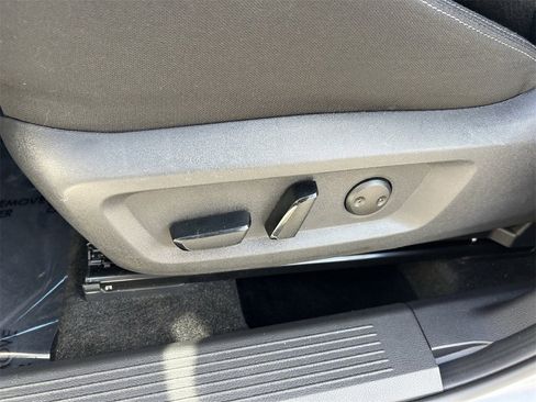 Certified 2025 Nissan Rogue SV image 29