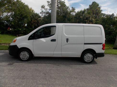 Used 2015 Nissan NV200 S w/ Back Door Glass Package FWD image 10