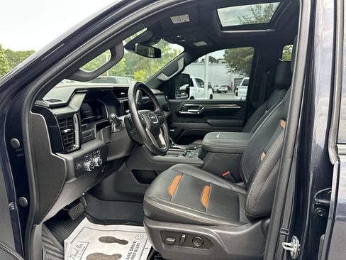 Used 2024 GMC Sierra 2500 AT4 w/ AT4 Preferred Package AWD/4WD image 12