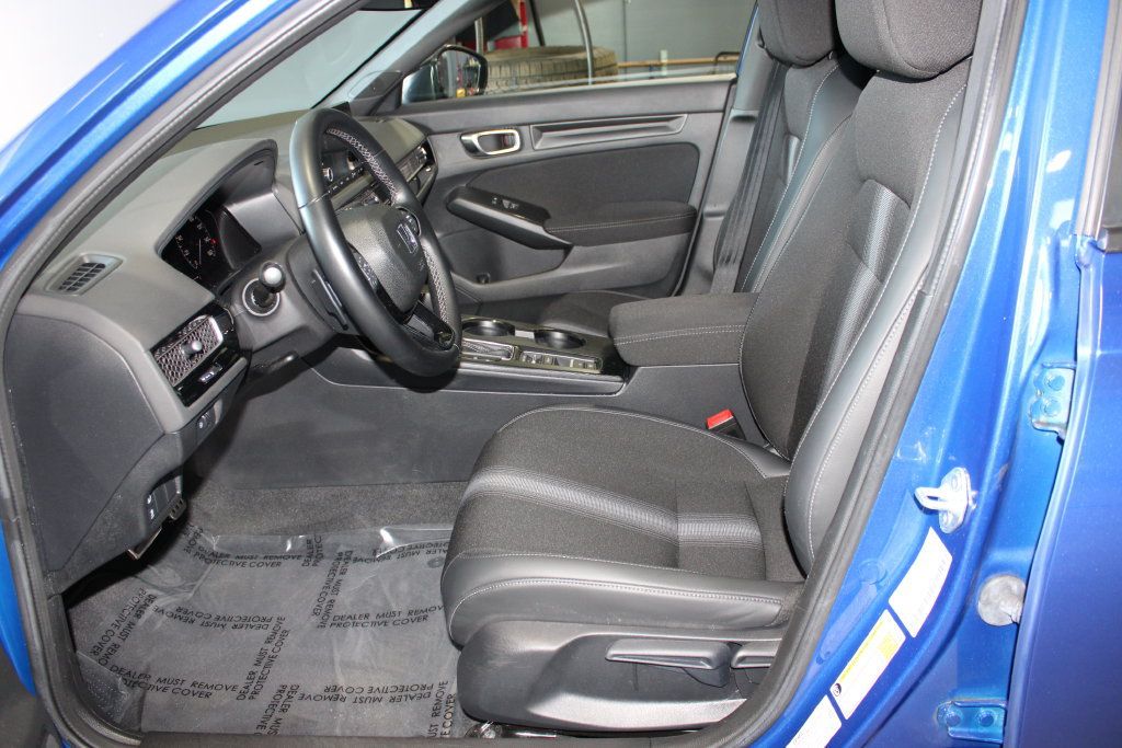Used 2023 Honda Civic Sport image 8