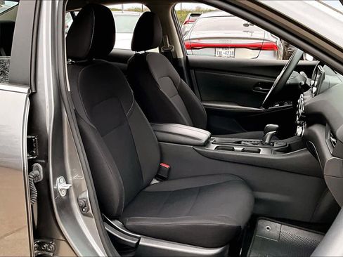 Used 2024 Nissan Sentra S image 8