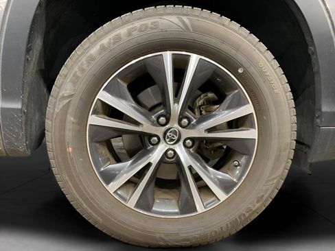 Used 2017 Toyota Highlander LE image 20