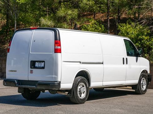Used 2019 Chevrolet Express 3500 Extended w/ Driver Convenience Package RWD image 5
