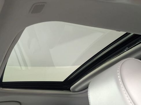 Used 2023 Toyota RAV4 XLE Premium image 13