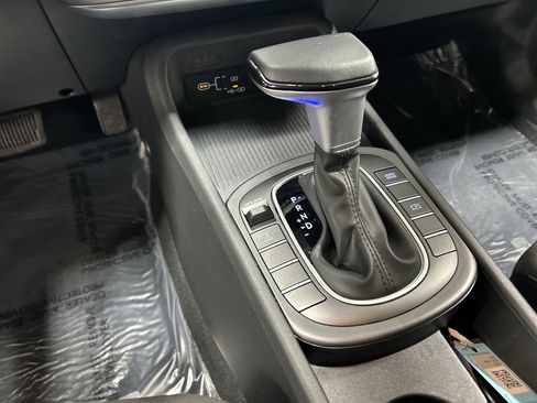Used 2025 Hyundai Kona SEL image 17