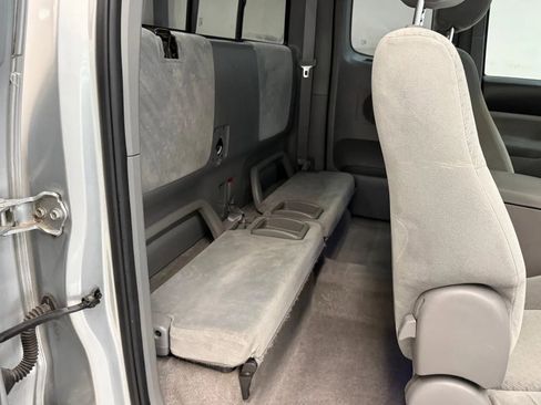 Used 2006 Toyota Tacoma Pickup 4D 6 ft image 21