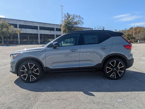 New 2026 Volvo XC40 B5 Ultra w/ Protection Package Premier image 3