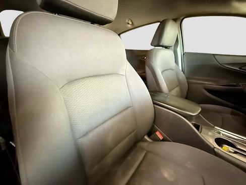 Used 2017 Chevrolet Malibu LT FWD image 27