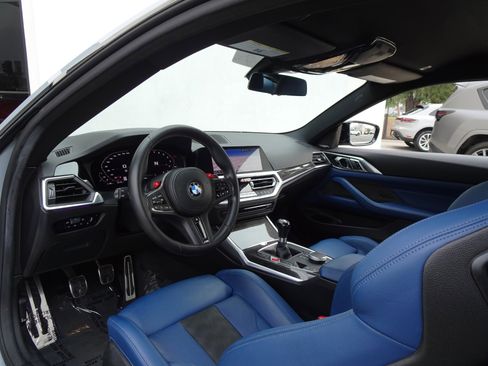 Used 2021 BMW M4 w/ Executive Package image 9