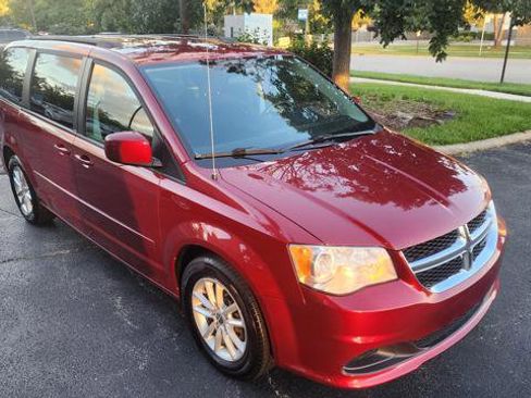 Used 2014 Dodge Grand Caravan SXT image 11