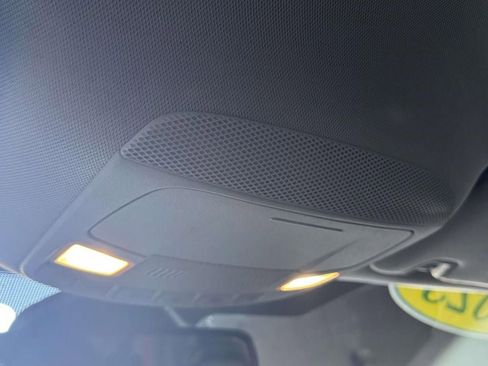 Used 2023 Ford Edge Titanium image 29