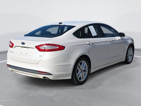 Used 2013 Ford Fusion SE image 5