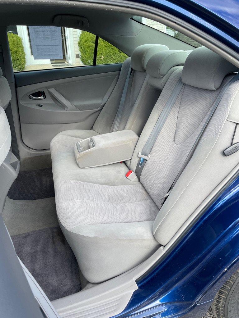 Used 2011 Toyota Camry LE FWD image 16