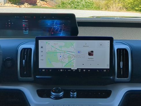 New 2026 Ford Expedition Active RWD image 16