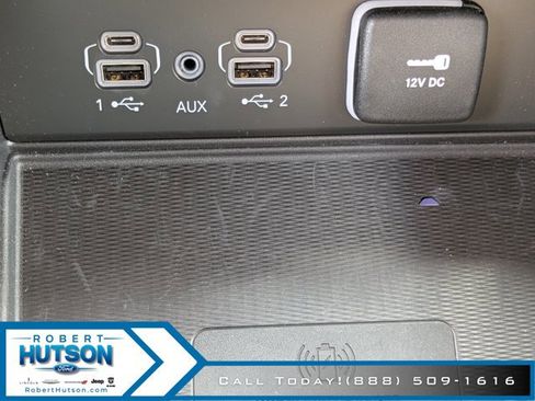 Used 2024 Jeep Grand Cherokee Limited w/ Luxury Tech Group II image 27