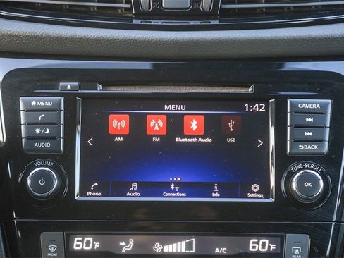 Used 2021 Nissan Rogue Sport SV image 14