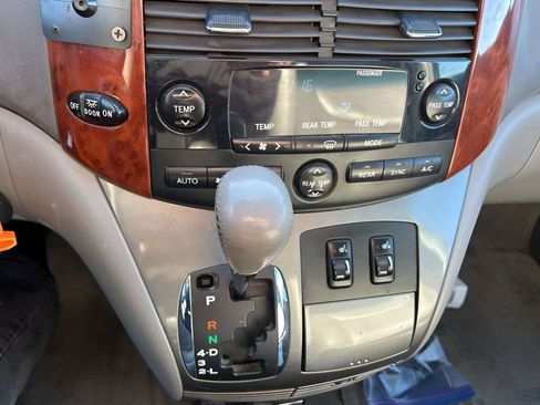 Used 2005 Toyota Sienna XLE image 26