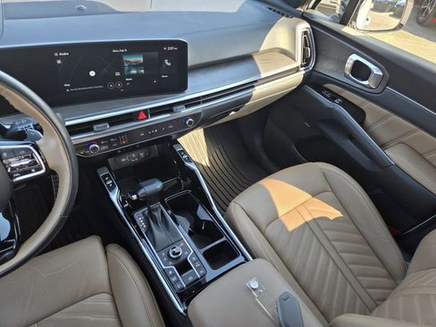 Certified 2025 Kia Sorento SX Prestige w/ Olive Brown Leather Package image 22