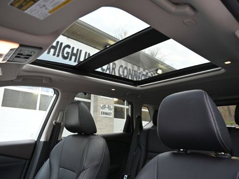 Used 2023 Nissan Rogue SL w/ SL Premium Package AWD/4WD image 3