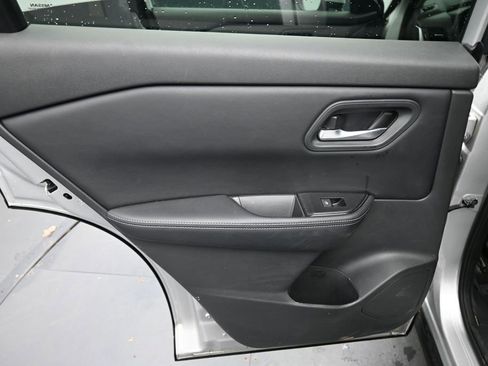 Used 2025 Nissan Rogue SV AWD/4WD image 22