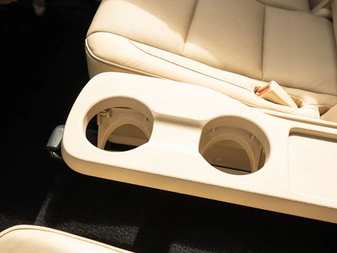 Used 2014 Toyota Highlander Limited image 23