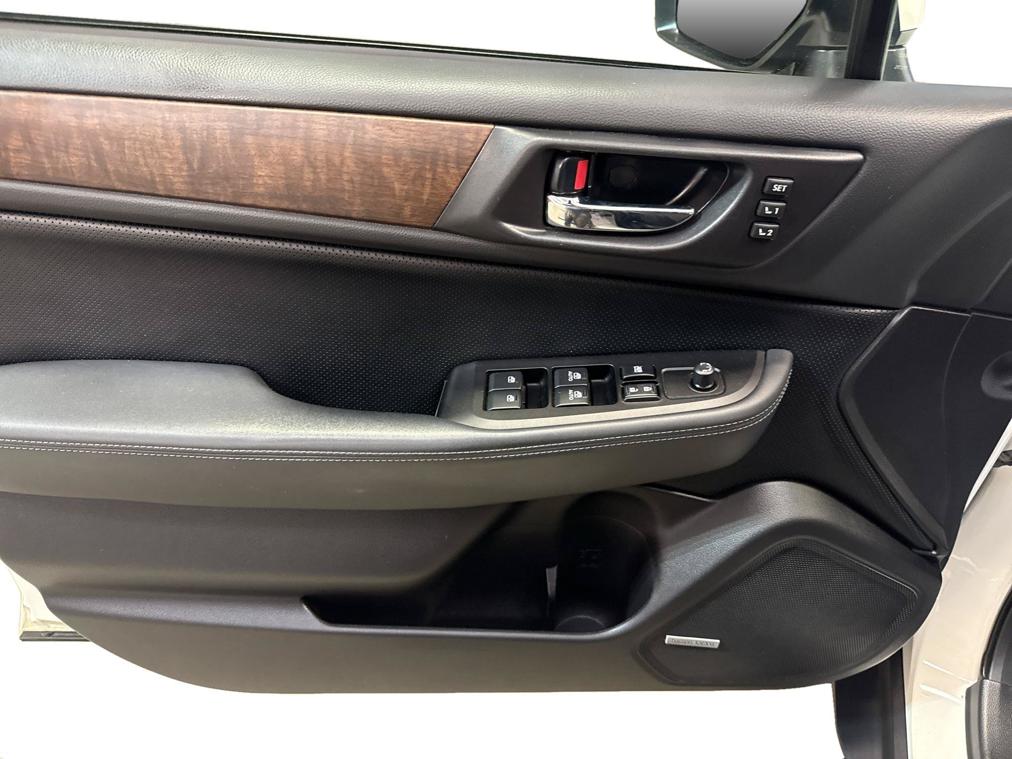 Used 2016 Subaru Outback 2.5i Limited AWD/4WD image 9