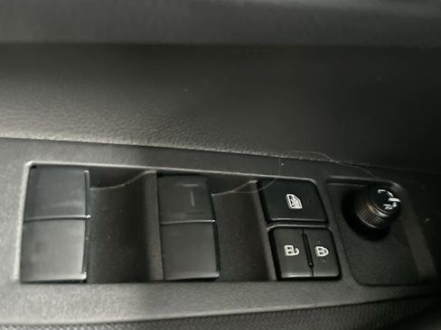 Used 2026 Toyota Corolla SE FWD image 17