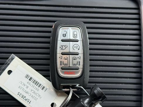 Used 2024 Chrysler Pacifica Touring-L FWD image 44
