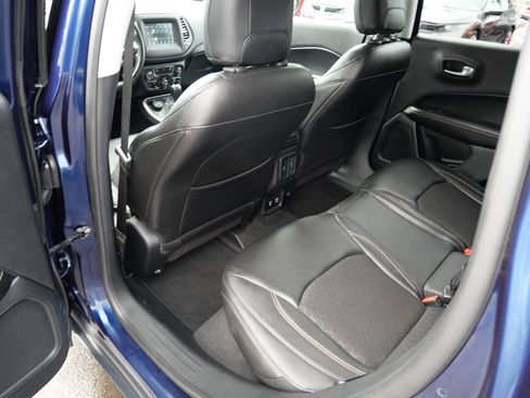 Used 2018 Jeep Compass Latitude w/ Popular Equipment Group AWD/4WD image 19