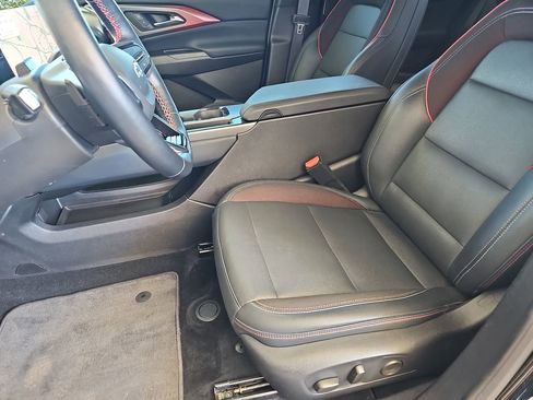 Used 2024 Chevrolet Equinox EV RS FWD image 19