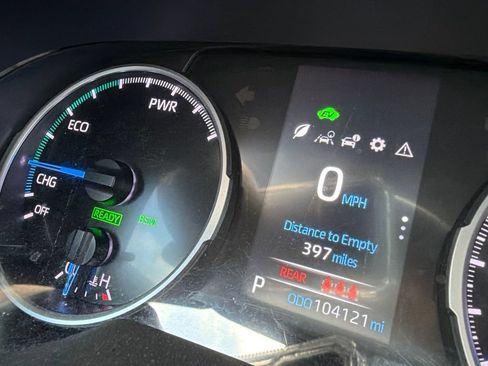 Used 2021 Toyota RAV4 XLE Premium AWD/4WD image 9
