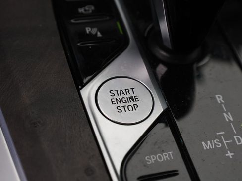 Used 2022 BMW X5 sDrive40i w/ M Sport Package image 32