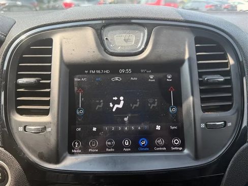 Used 2019 Chrysler 300 S RWD image 13