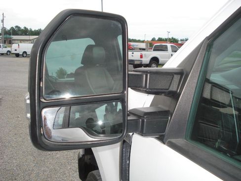 Used 2020 Ford F250 XL w/ Power Equipment Group AWD/4WD image 18