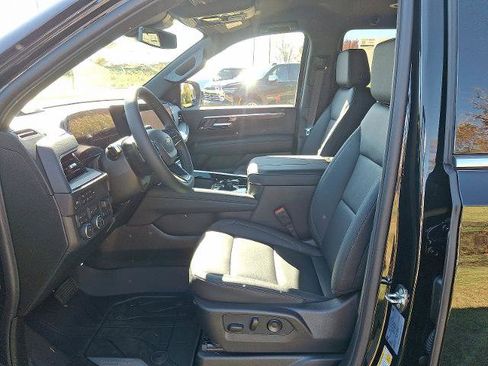 New 2026 Chevrolet Suburban LT w/ Comfort Package image 6