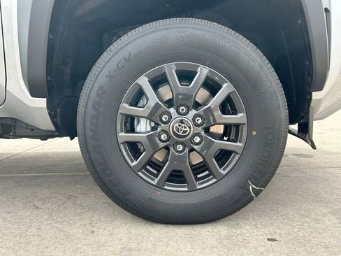 New 2026 Toyota 4Runner SR5 AWD/4WD image 28