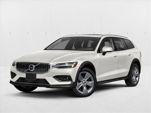 Used 2020 Volvo V60 T5 Cross Country image 1