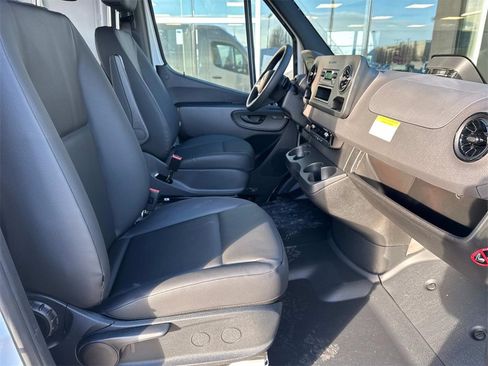 New 2025 Mercedes-Benz Sprinter 2500 image 13