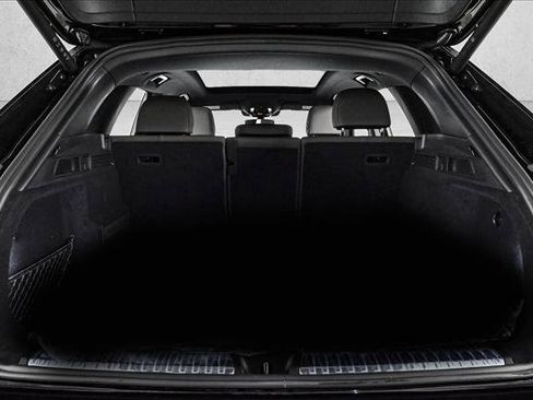 Used 2025 Audi Q5 Premium w/ Convenience Package image 6