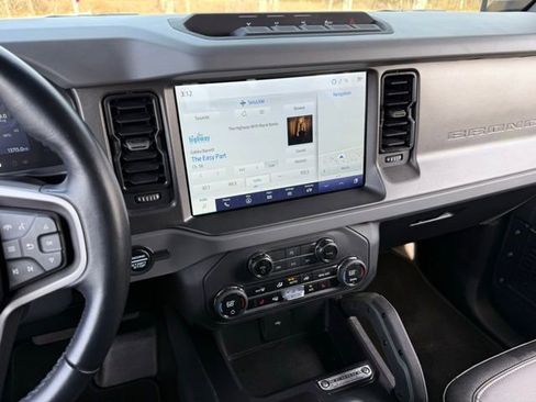 Certified 2024 Ford Bronco Everglades AWD/4WD image 28